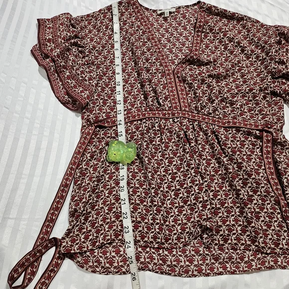 Floral Patterned Women's Top - Picture 8 of 10